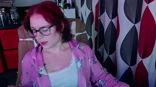Snapshot of submissiveslut1996 chatting on May 24, 9:31 pm submissiveslut1996 online show from May 24, 9:31 pm