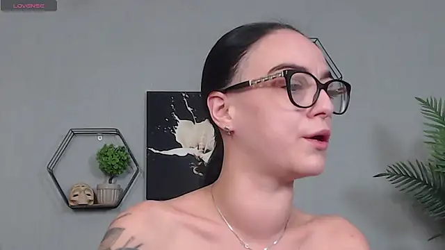 IzabelllNoir online show from March 29, 6:02 am