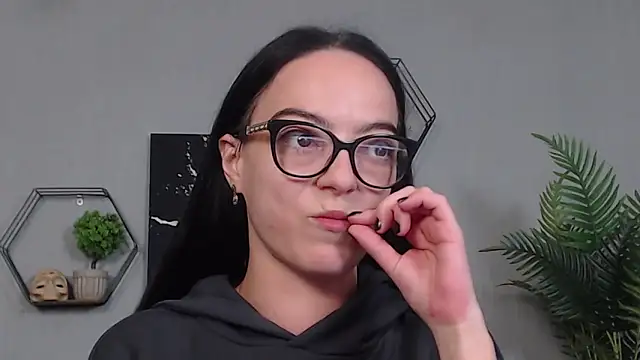 IzabelllNoir online show from May 7, 7:58 am