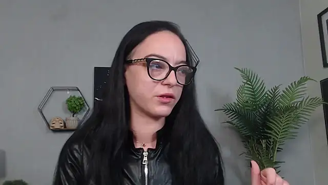 IzabelllNoir online show from May 10, 7:57 am