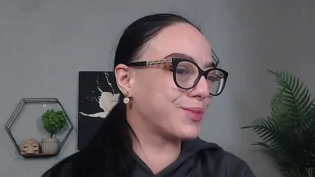 IzabelllNoir online show from May 11, 7:36 am