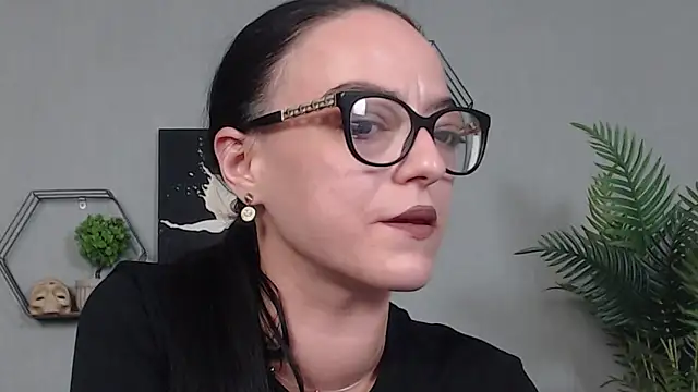 IzabelllNoir online show from May 15, 6:04 pm
