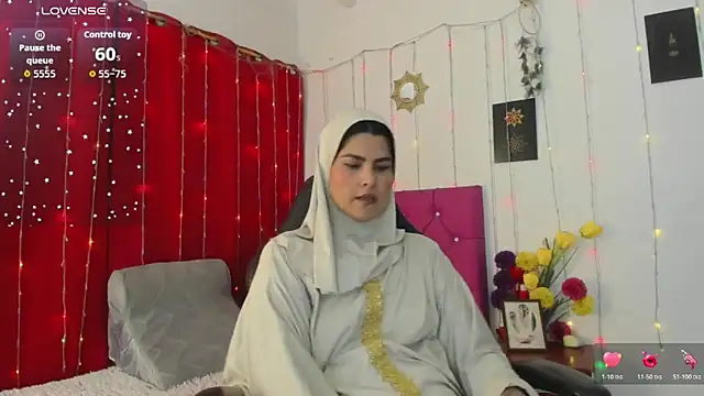 AishaAmin  online show from May 14, 12:12 pm