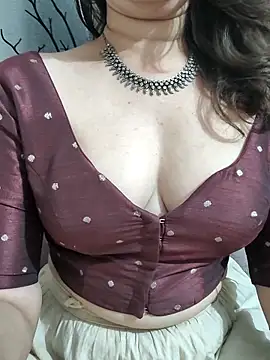 Snapshot of Brown_Maxi chatting on February 28, 4:20 pm Brown Maxi online show from February 28, 4:20 pm