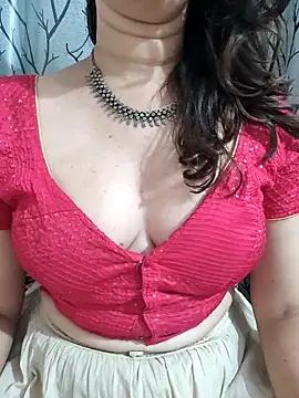 Snapshot of Brown_Maxi chatting on March 2, 6:30 pm Brown Maxi online show from March 2, 6:30 pm