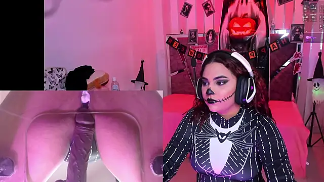 PetiteSophie  online show from October 19, 7:47 pm