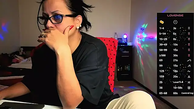 YourDreamLoverr online show from September 26, 11:31 pm