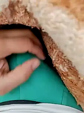 Snapshot of mrmukesh007 chatting on February 8, 4:05 am mrmukesh007 online show from February 8, 4:05 am