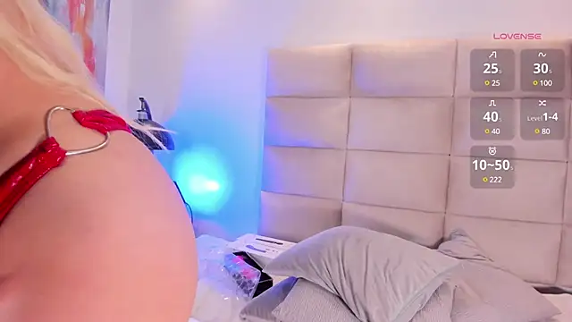 Snapshot of khloe__018 chatting on January 17, 5:30 pm khloe 018 online show from January 17, 5:30 pm