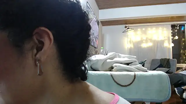 Sharickleon11 online show from December 16, 2:04 am