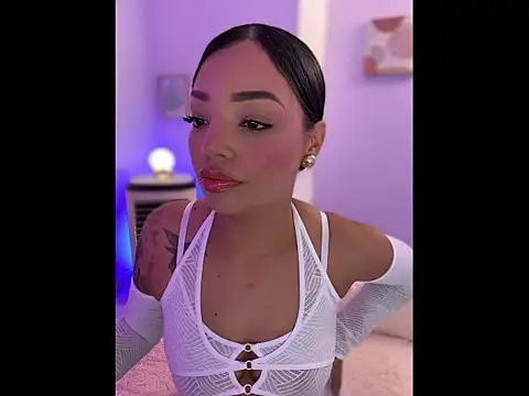 Sara LipsX online show from February 1, 2:54 am