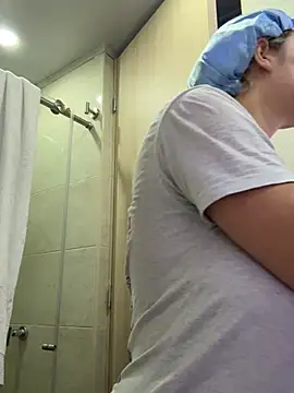 Snapshot of AtheneaRossi chatting on February 18, 11:39 am AtheneaRossi online show from February 18, 11:39 am