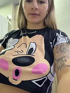 Snapshot of AtheneaRossi chatting on February 20, 12:05 pm AtheneaRossi online show from February 20, 12:05 pm