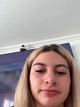 Snapshot of AtheneaRossi chatting on February 27, 9:48 pm AtheneaRossi online show from February 27, 9:48 pm