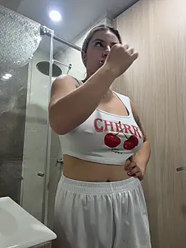 Snapshot of AtheneaRossi chatting on March 12, 11:16 am AtheneaRossi online show from March 12, 11:16 am