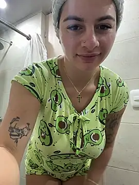 Snapshot of AtheneaRossi chatting on March 18, 10:07 am AtheneaRossi online show from March 18, 10:07 am