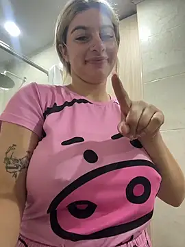 Snapshot of AtheneaRossi chatting on March 24, 9:25 am AtheneaRossi online show from March 24, 9:25 am