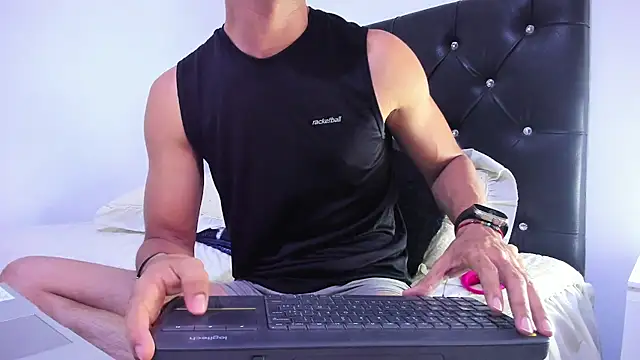 Snapshot of Sebastian-Dash chatting on January 13, 11:06 pm Sebastian-Dash online show from January 13, 11:06 pm