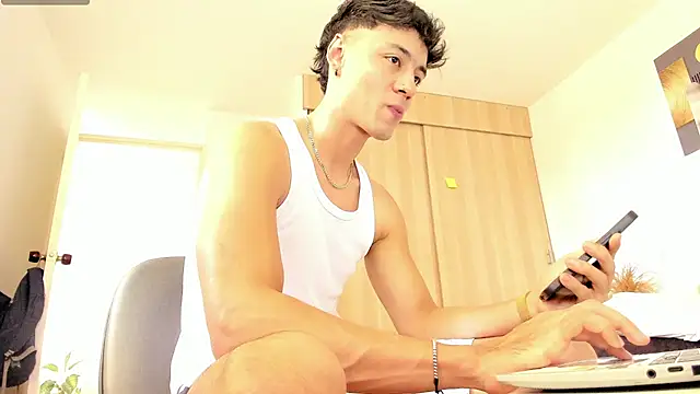 Snapshot of Sebastian-Dash chatting on November 29, 7:50 pm Sebastian-Dash online show from November 29, 7:50 pm