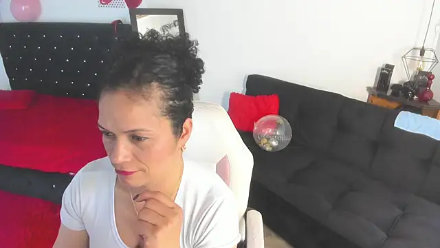 Snapshot of Aliciia_cute1 chatting on June 30, 9:16 pm Aliciia cute1 online show from June 30, 9:16 pm