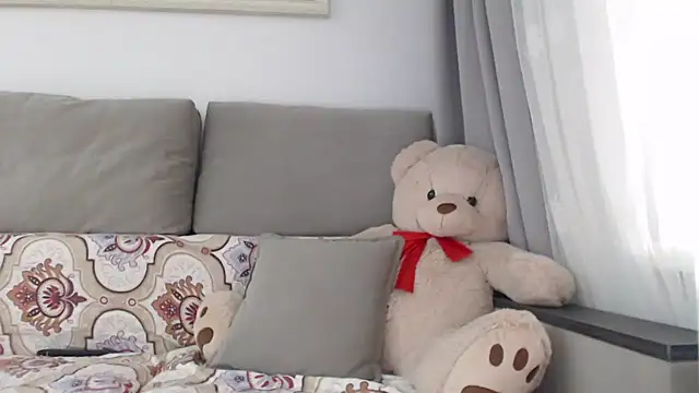  JustmeHere  online show from November 2, 9:11 am