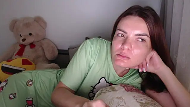  JustmeHere  online show from November 30, 9:13 am