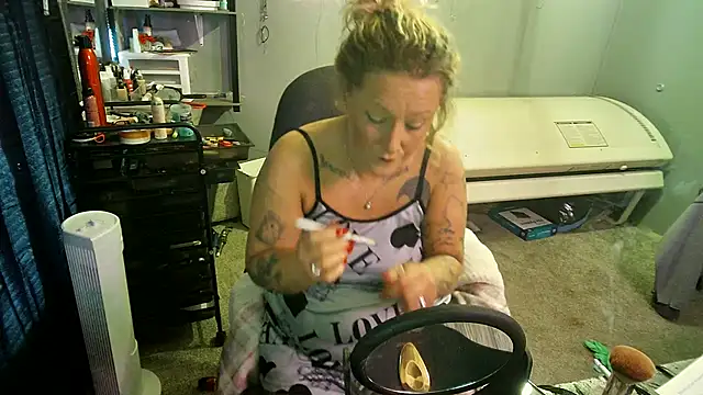 Lisalovely6981 online show from February 16, 2:32 pm