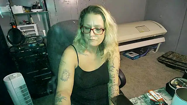 Lisalovely6981 online show from February 27, 9:11 am