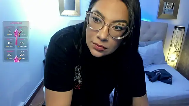 Daring  natasha  online show from December 9, 1:51 am