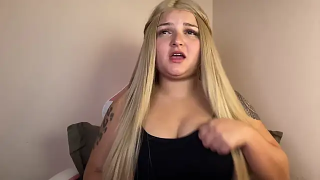 SweetPaige  online show from January 6, 2:15 am