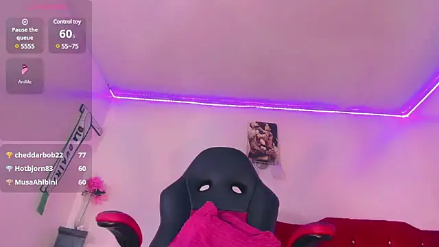 Snapshot of naomy__xx chatting on January 21, 8:00 pm naomy xx online show from January 21, 8:00 pm