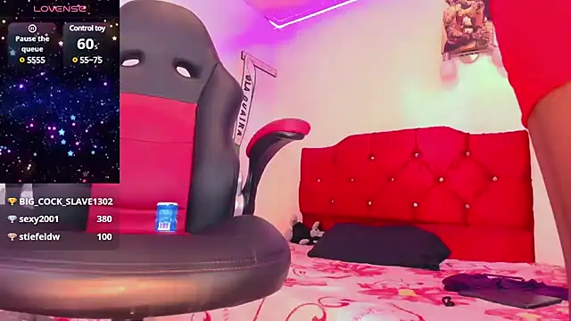 Snapshot of naomy__xx chatting on February 1, 7:23 pm naomy xx online show from February 1, 7:23 pm