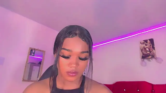 Snapshot of naomy__xx chatting on February 8, 10:29 am naomy xx online show from February 8, 10:29 am