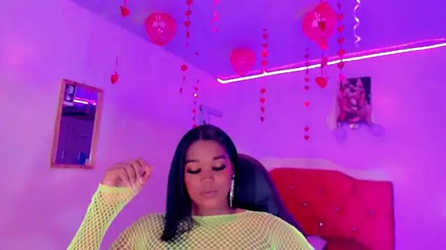 Snapshot of naomy__xx chatting on February 21, 10:26 pm naomy xx online show from February 21, 10:26 pm