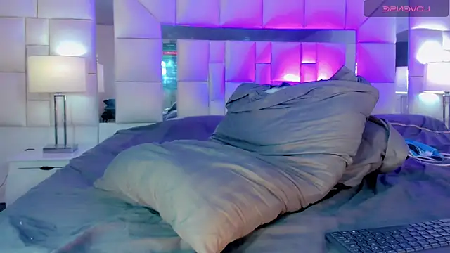 Snapshot of naomy__xx chatting on February 27, 1:27 am naomy xx online show from February 27, 1:27 am