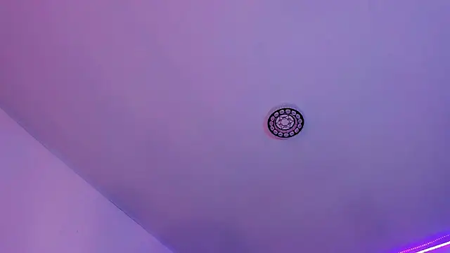 Snapshot of naomy__xx chatting on March 5, 11:05 pm naomy xx online show from March 5, 11:05 pm