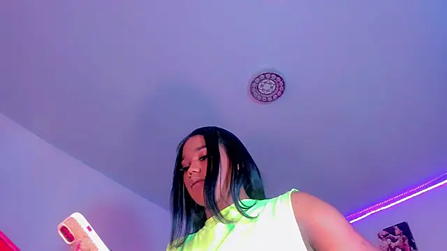 Snapshot of naomy__xx chatting on March 8, 10:24 pm naomy xx online show from March 8, 10:24 pm