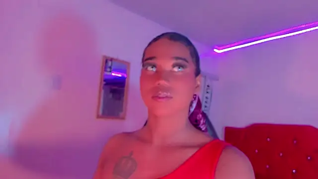 Snapshot of naomy__xx chatting on March 15, 8:37 am naomy xx online show from March 15, 8:37 am