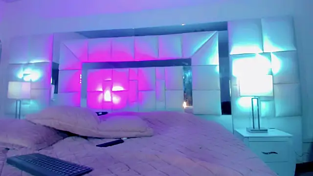 Snapshot of naomy__xx chatting on March 17, 7:26 pm naomy xx online show from March 17, 7:26 pm