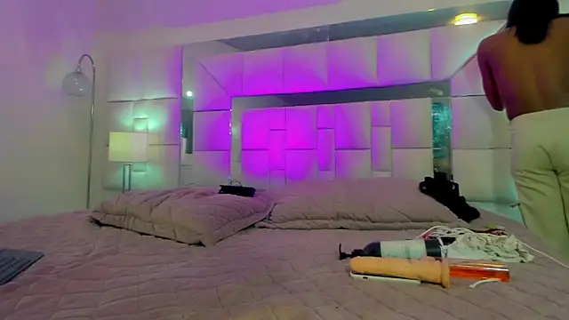 Snapshot of naomy__xx chatting on March 19, 7:27 pm naomy xx online show from March 19, 7:27 pm