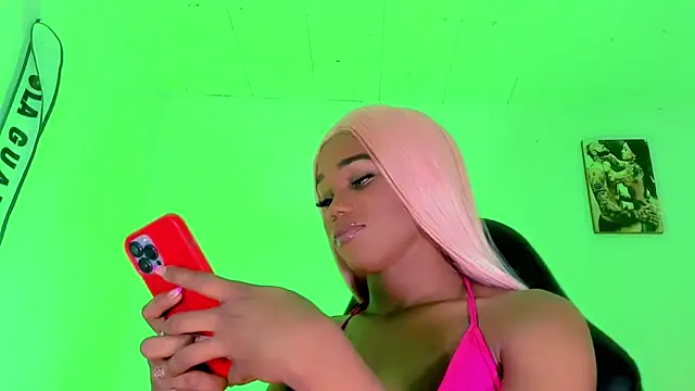 Snapshot of naomy__xx chatting on October 7, 3:20 pm naomy xx online show from October 7, 3:20 pm