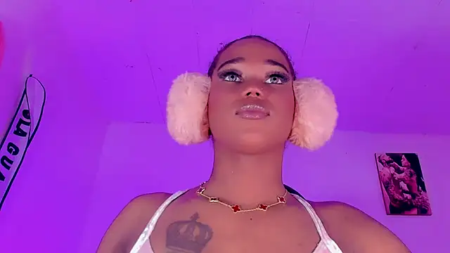 Snapshot of naomy__xx chatting on October 15, 4:34 am naomy xx online show from October 15, 4:34 am