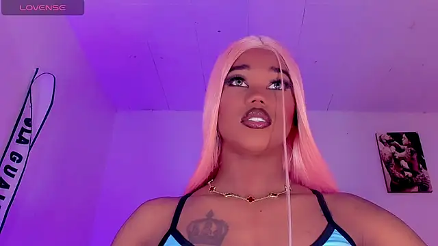 Snapshot of naomy__xx chatting on October 27, 8:02 pm naomy xx online show from October 27, 8:02 pm