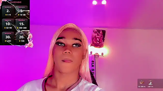 naomy  xx online show from December 18, 7:09 pm