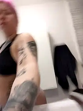 Snapshot of divine_eve chatting on October 13, 9:20 am divine eve online show from October 13, 9:20 am