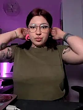 divine eve online show from November 3, 9:38 pm