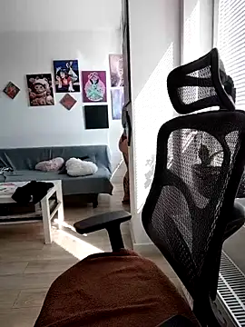 divine eve online show from April 1, 10:38 am