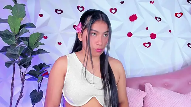 LinnaGardenia online show from March 8, 2:30 pm