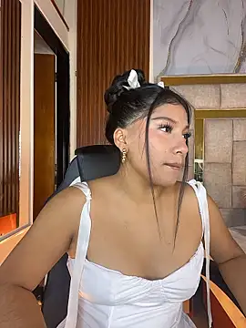 LinnaGardenia online show from January 7, 1:24 pm