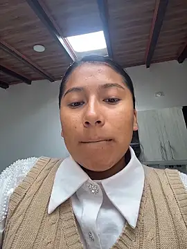 LinnaGardenia online show from March 6, 2:13 pm